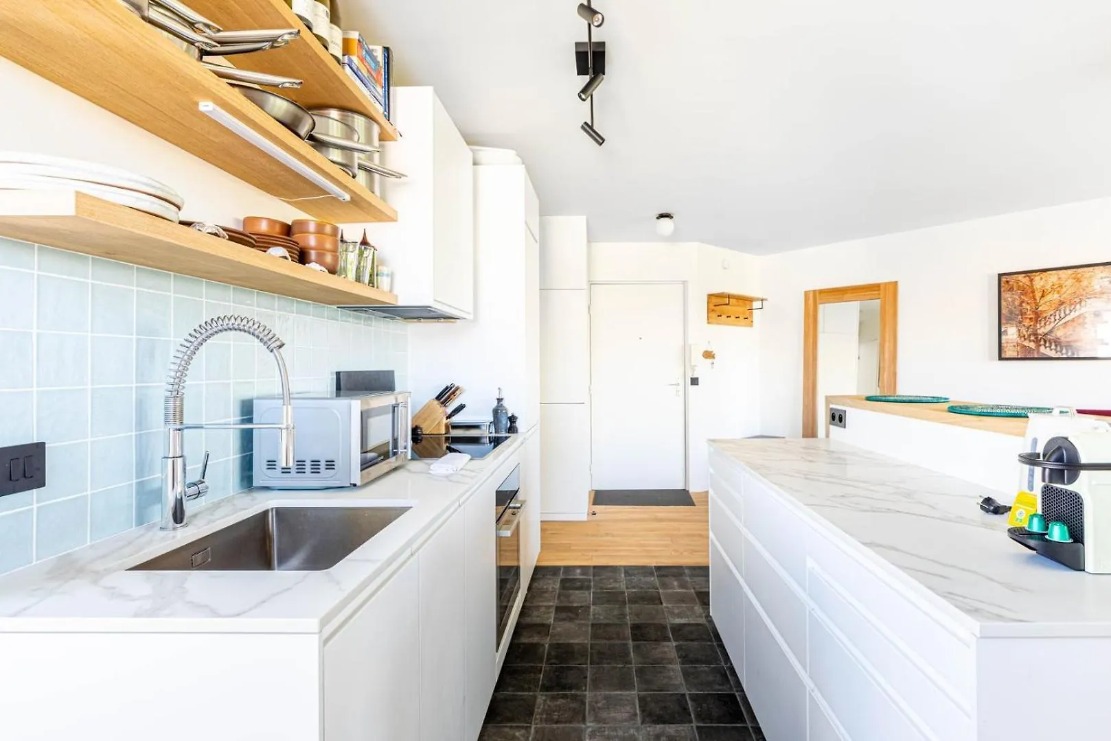 Guestready - Sunny Chic Retreat With Balcony Apartment Paris 0*,  France