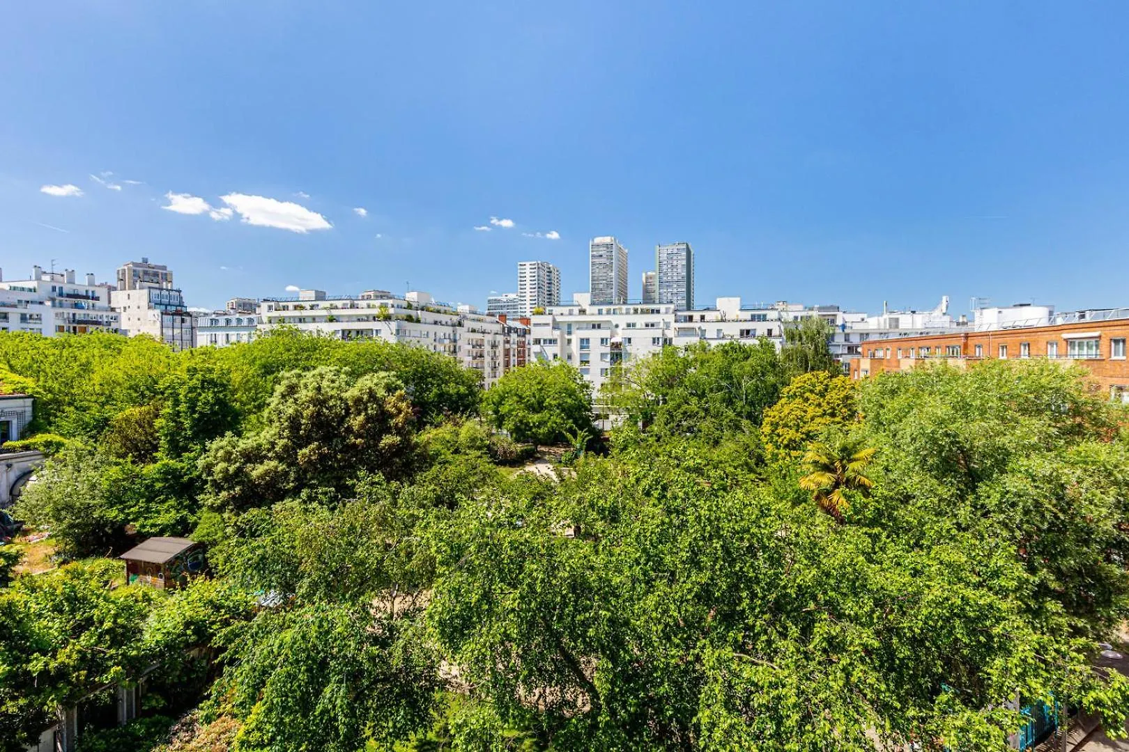 Guestready - Sunny Chic Retreat With Balcony Apartment Paris 0*,  France